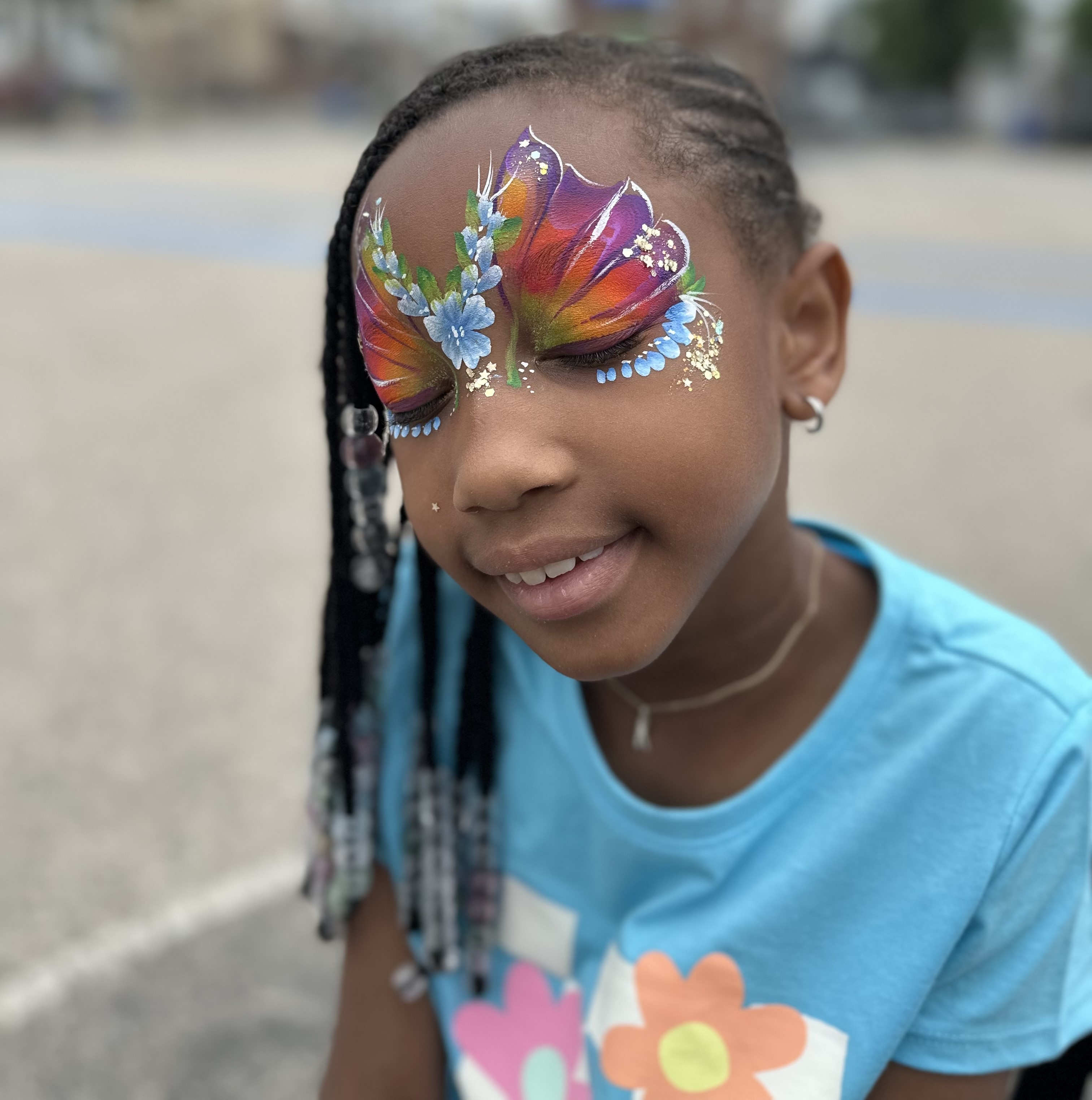 Temporary tattoo artist